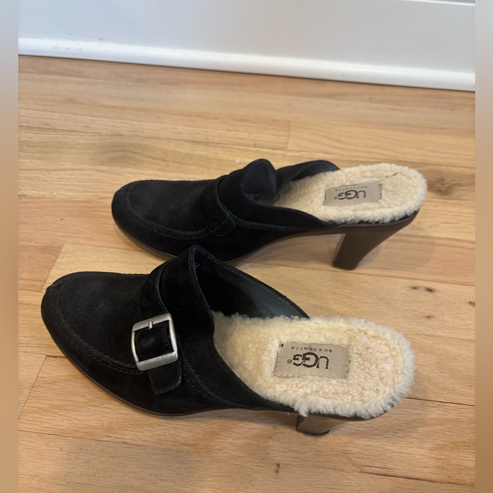UGG Australia Isabella black suede sheepskin-lined heeled mule clogs size US 9 - Picture 3 of 9